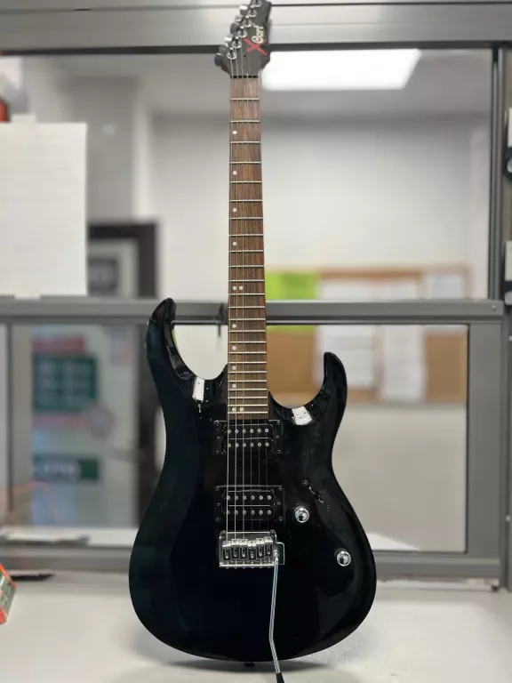 CORT X2 BK GITARA ELEKTRYCZNA/FZONE FMT-60/POKROWIEC/ STOJAK