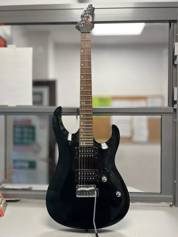 CORT X2 BK GITARA ELEKTRYCZNA/FZONE FMT-60/POKROWIEC/ STOJAK