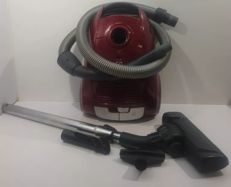 ODKURZACZ EEQ 21 1400 W