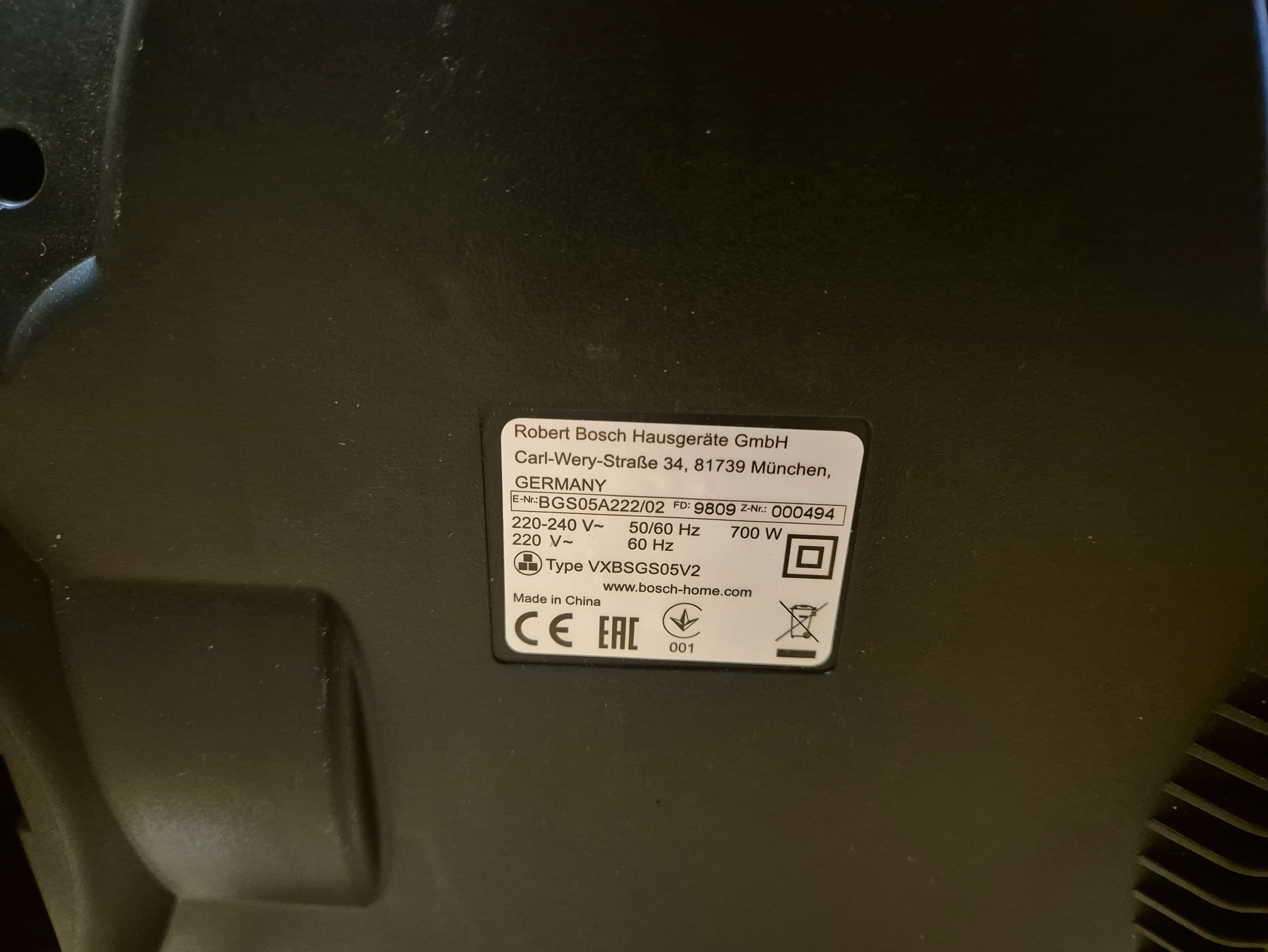 odkurzacz-bezworkowy-bgs05a222-bosch-moc-700