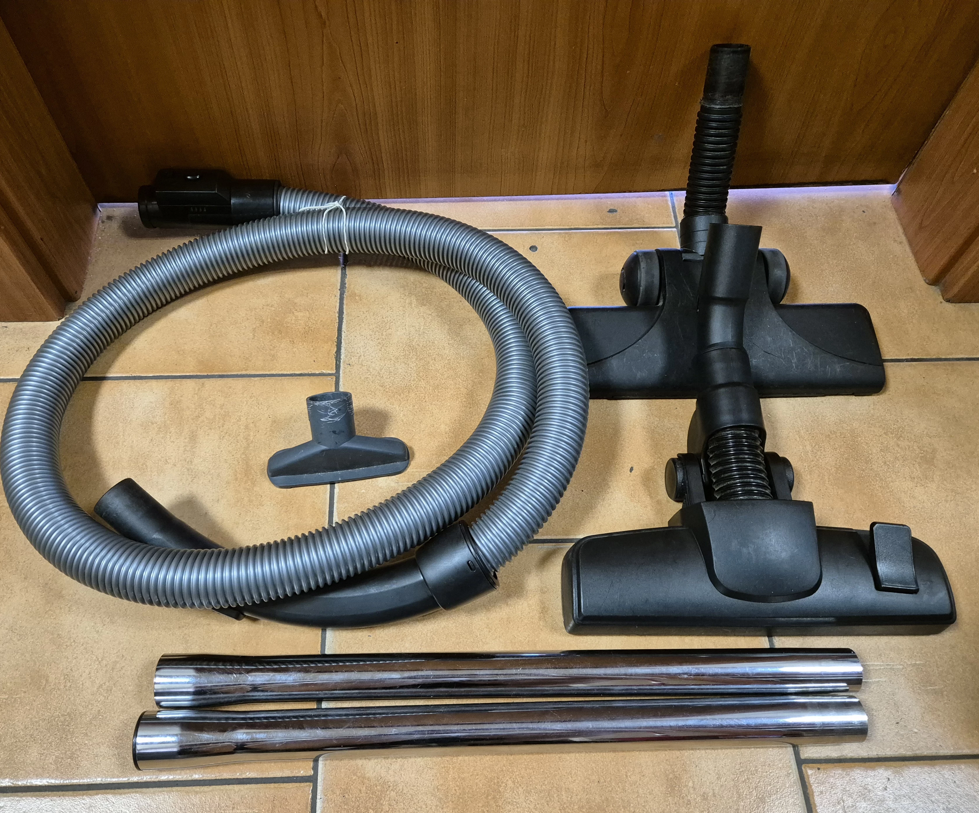 odkurzacz-bezworkowy-bgs05a222-bosch-rodzaj-odkurzacza-bezworkowy