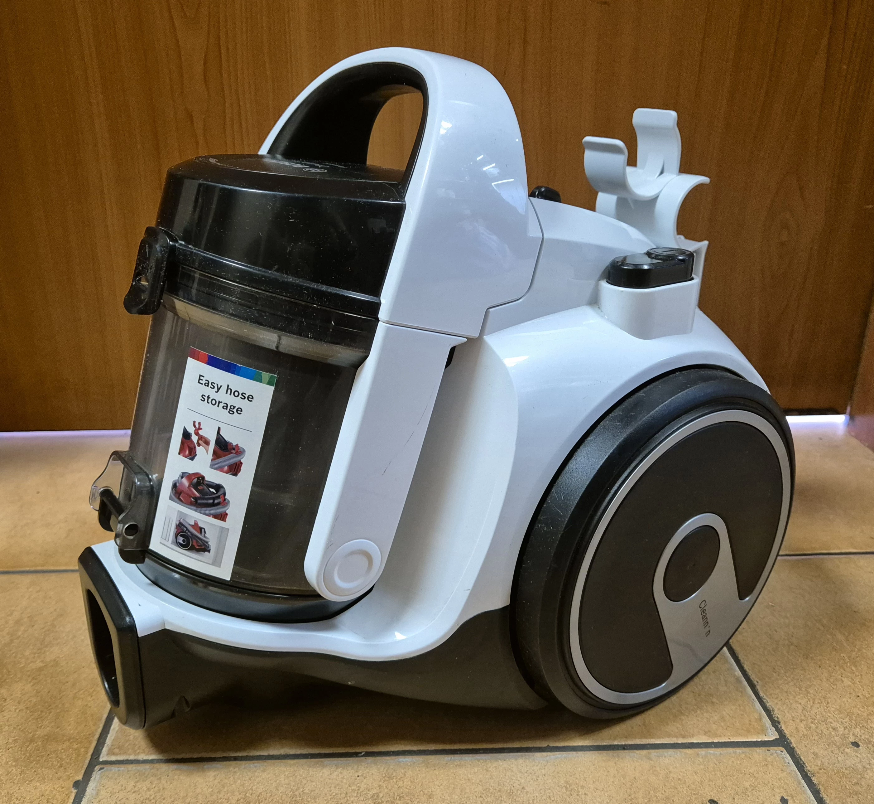 odkurzacz-bezworkowy-bgs05a222-bosch-stan-uzywany