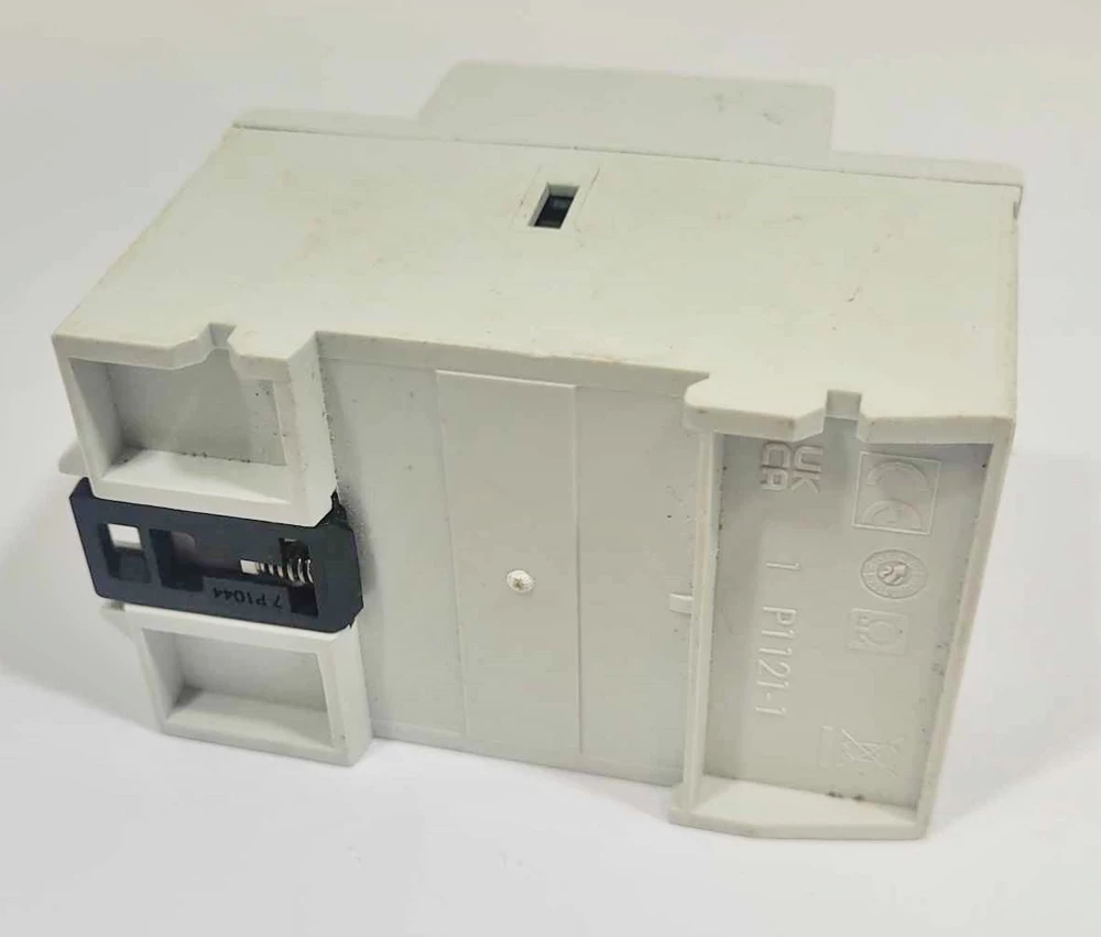 stycznik-instalacyjny-ac1-u-440v-stan-11323-2