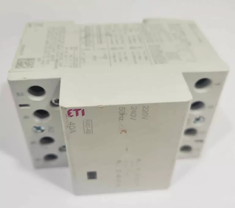 stycznik-instalacyjny-ac1-u-440v-ean-gtin-9004840015645