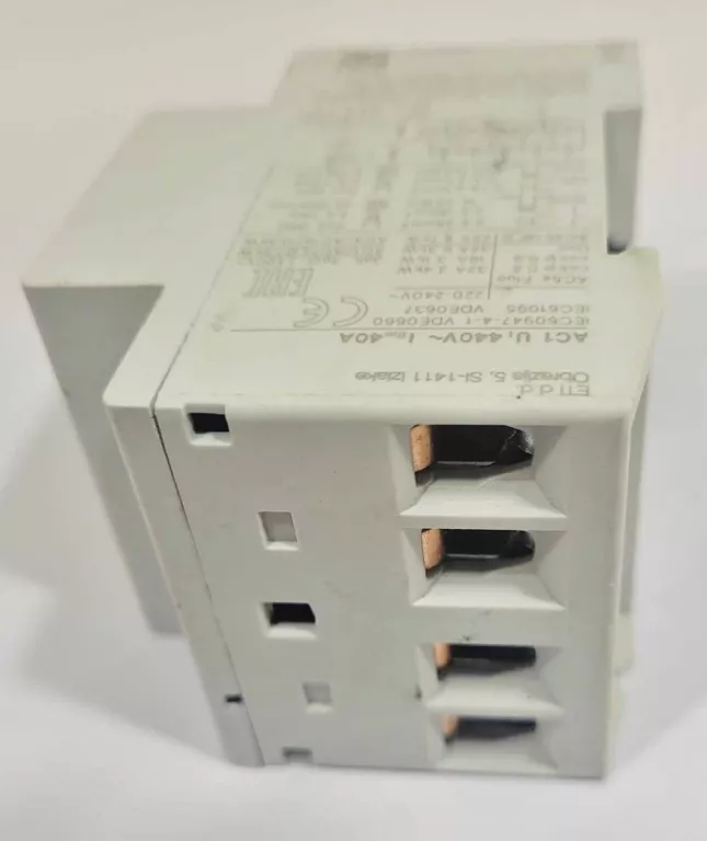 stycznik-instalacyjny-ac1-u-440v-szerokosc-5250