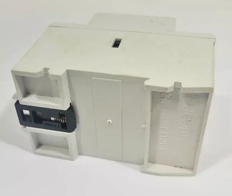 stycznik-instalacyjny-ac1-u-440v-stan-11323-2