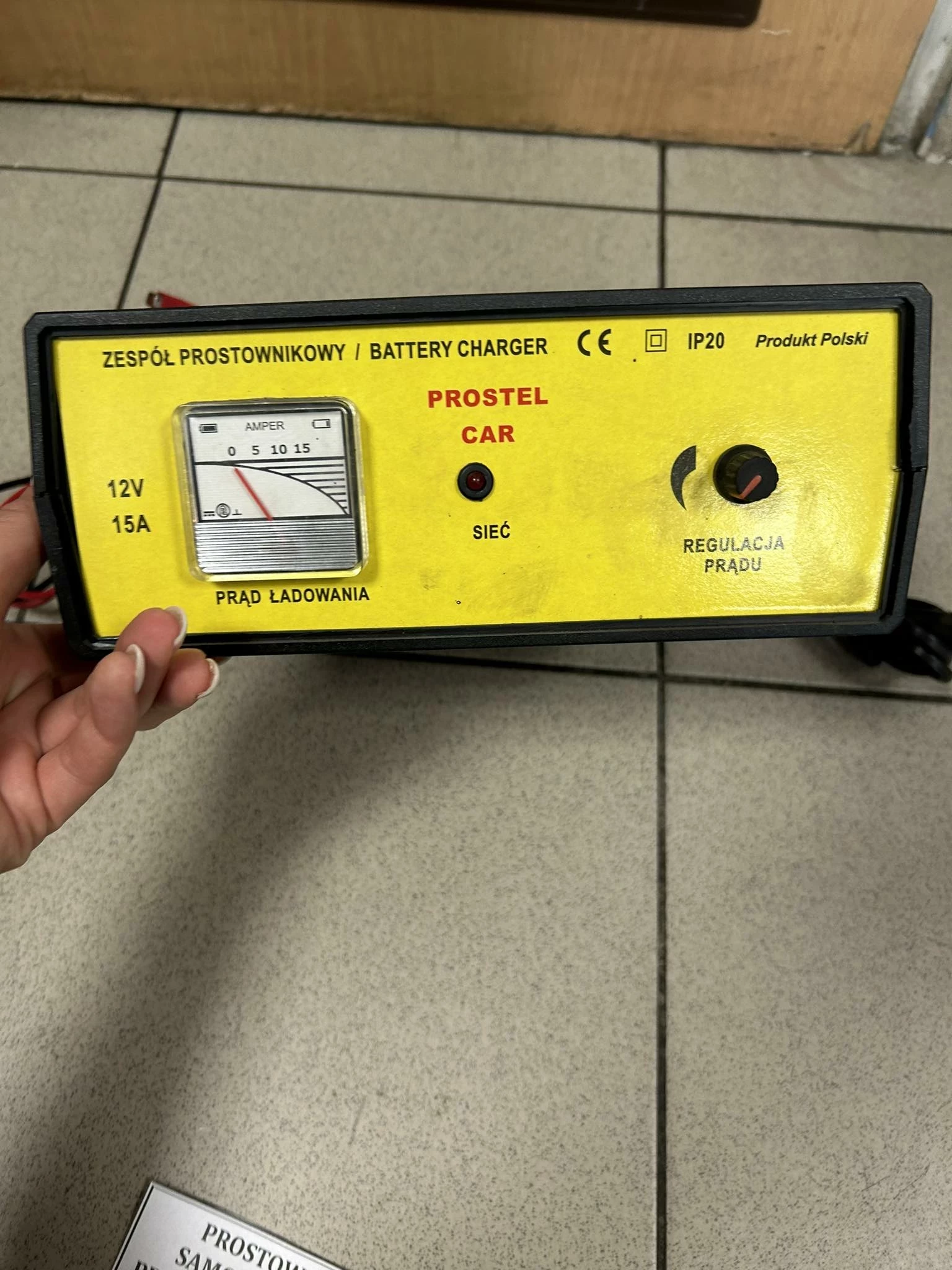 prostownik-samochodowy-prostel-car-12v-15a-stan-uzywany