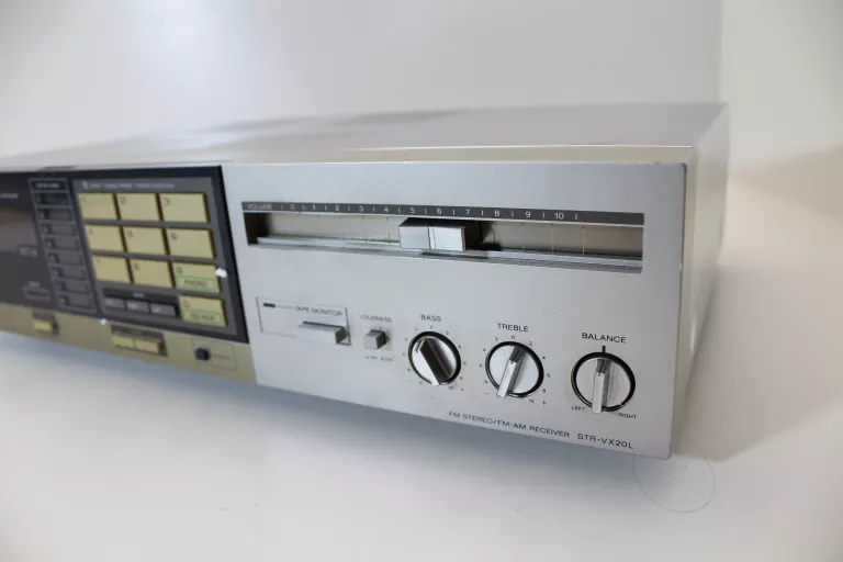 TUNER ZE WZMACNIACZEM SONY STR-VX20L