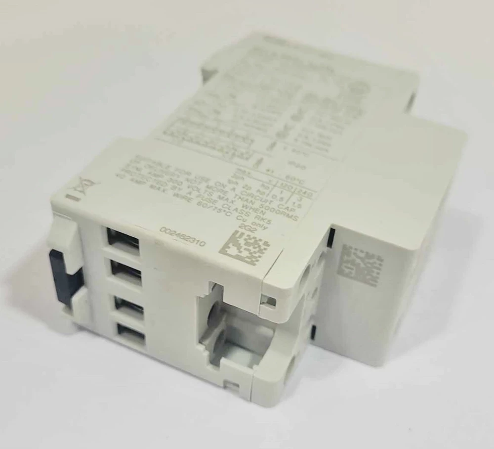 stycznik-instalacyjny-ac1-u-440v-stan-11323-2