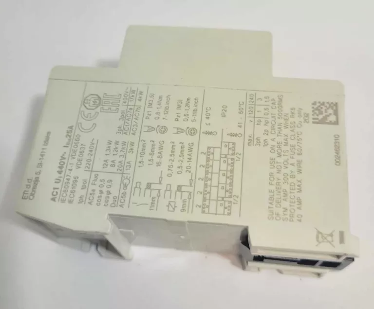 STYCZNIK INSTALACYJNY AC1 U 440V