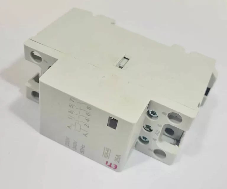STYCZNIK INSTALACYJNY AC1 U 440V