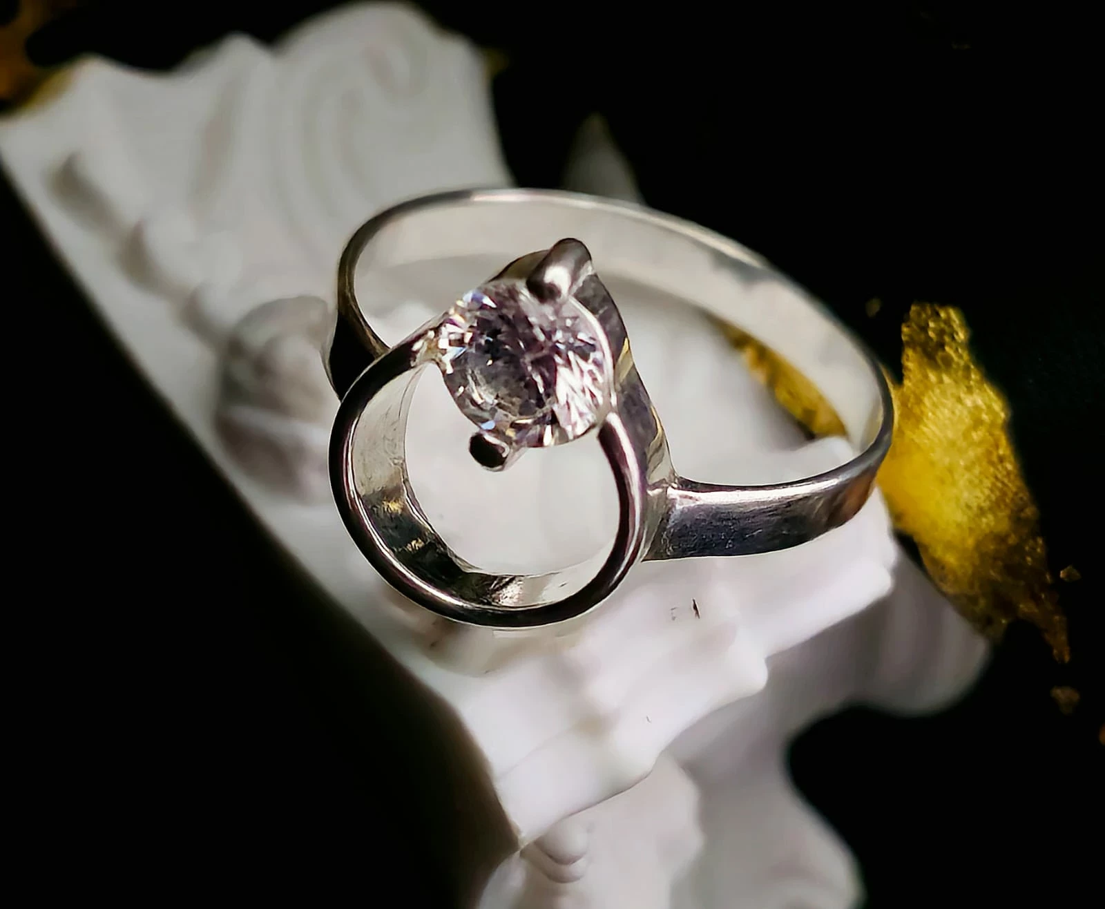 delikatny-srebrny-pierscionek-koleczko-i-cyrkonia-p925-175g-r11-marka-bez-marki