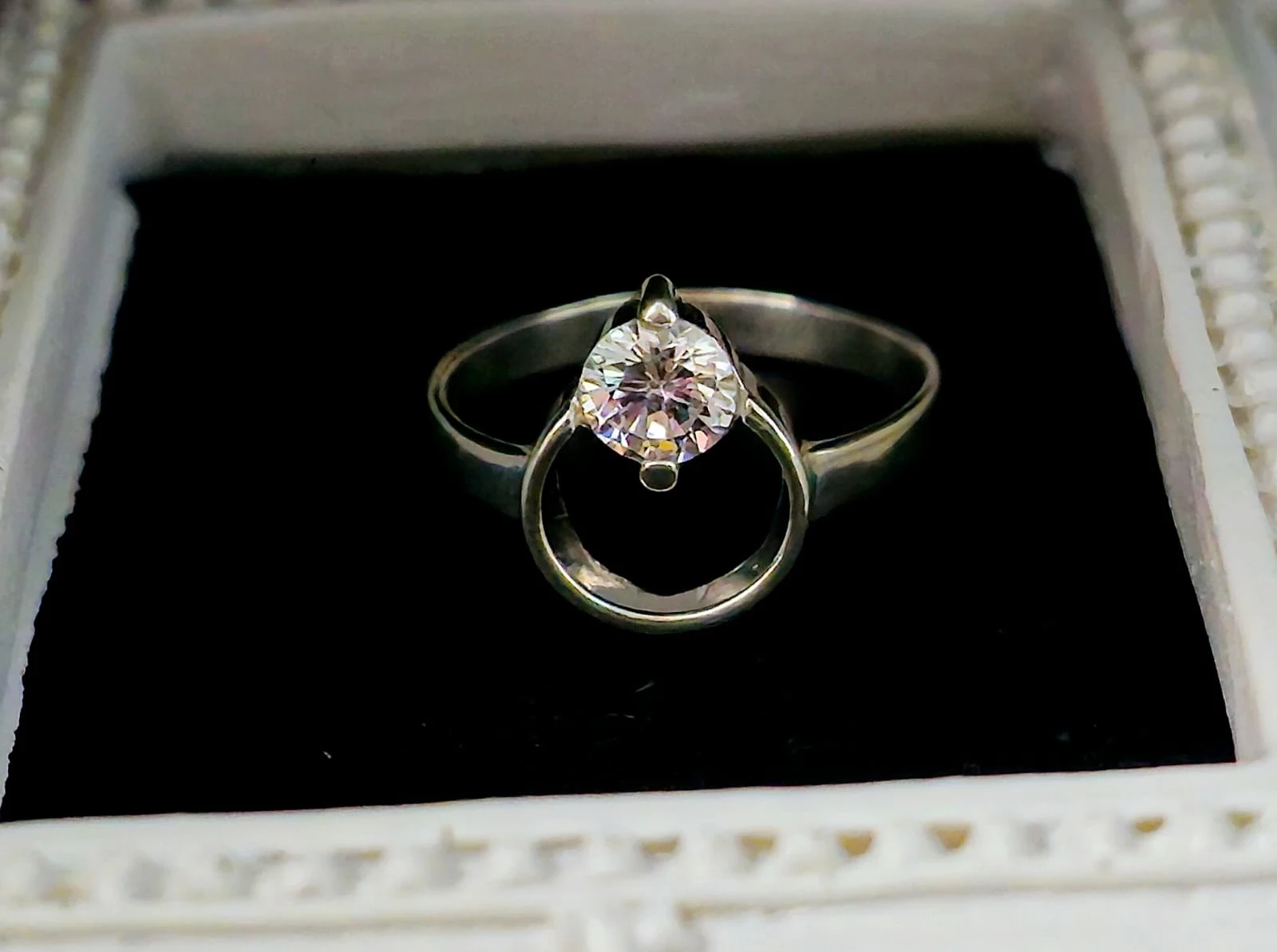 delikatny-srebrny-pierscionek-koleczko-i-cyrkonia-p925-175g-r11-kolor-dominujacy-srebrny