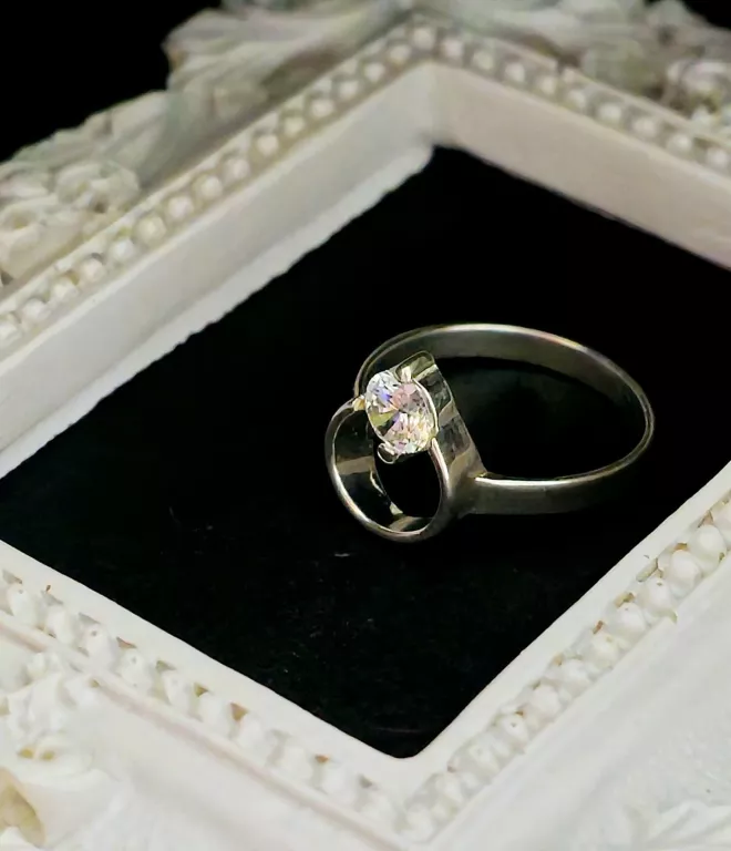 delikatny-srebrny-pierscionek-koleczko-i-cyrkonia-p925-175g-r11-kamien-cyrkonia