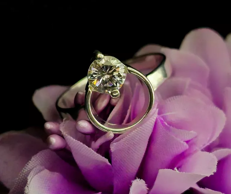 delikatny-srebrny-pierscionek-koleczko-i-cyrkonia-p925-175g-r11-stan-powystawowy