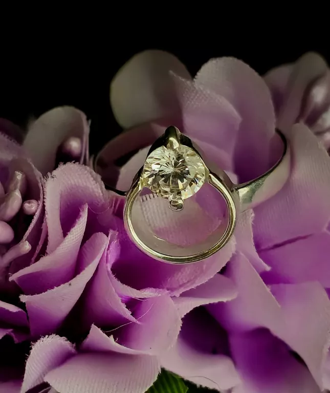 delikatny-srebrny-pierscionek-koleczko-i-cyrkonia-p925-175g-r11-plec-kobieta