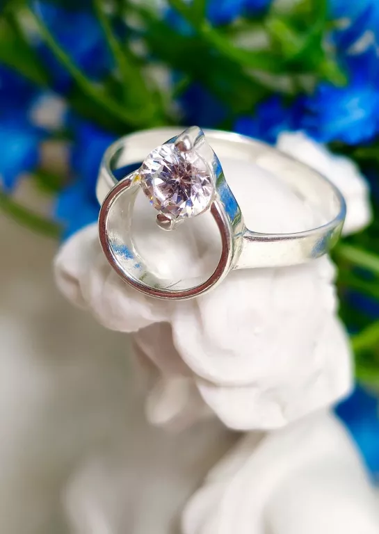 delikatny-srebrny-pierscionek-koleczko-i-cyrkonia-p925-175g-r11-ean-gtin-5905868203943