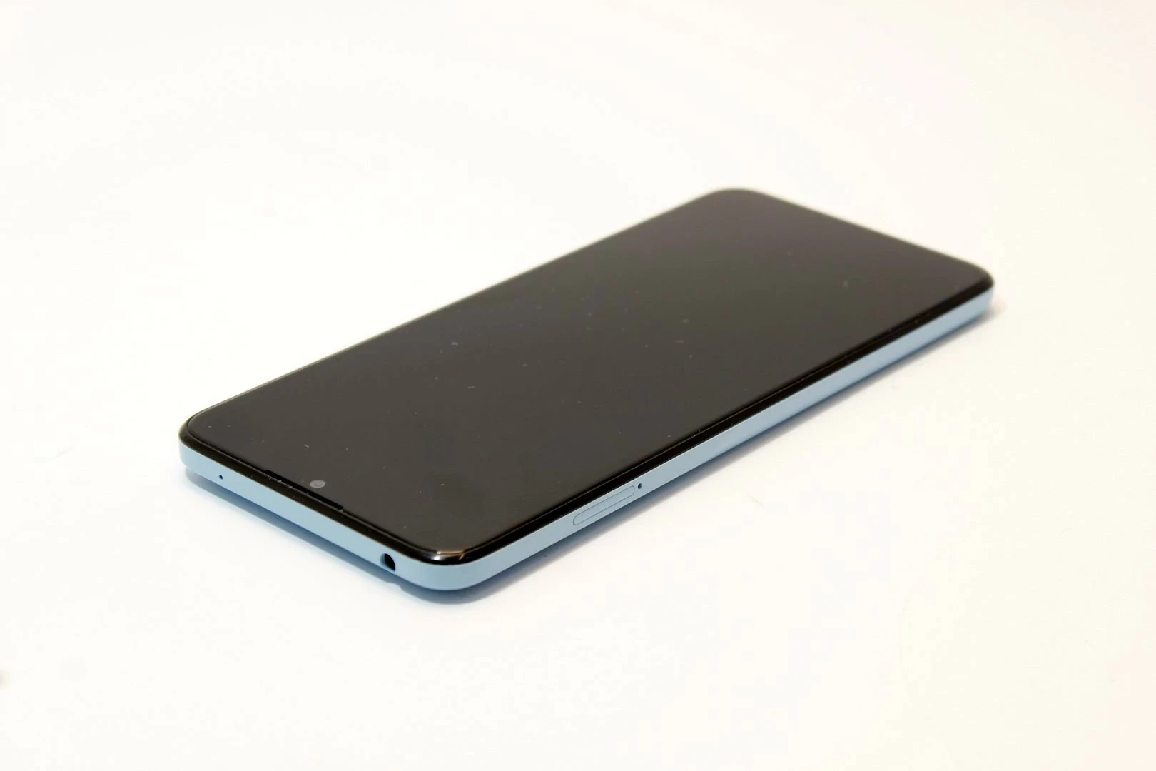 telefon-tcl-305i-232gb-typ-smartfon