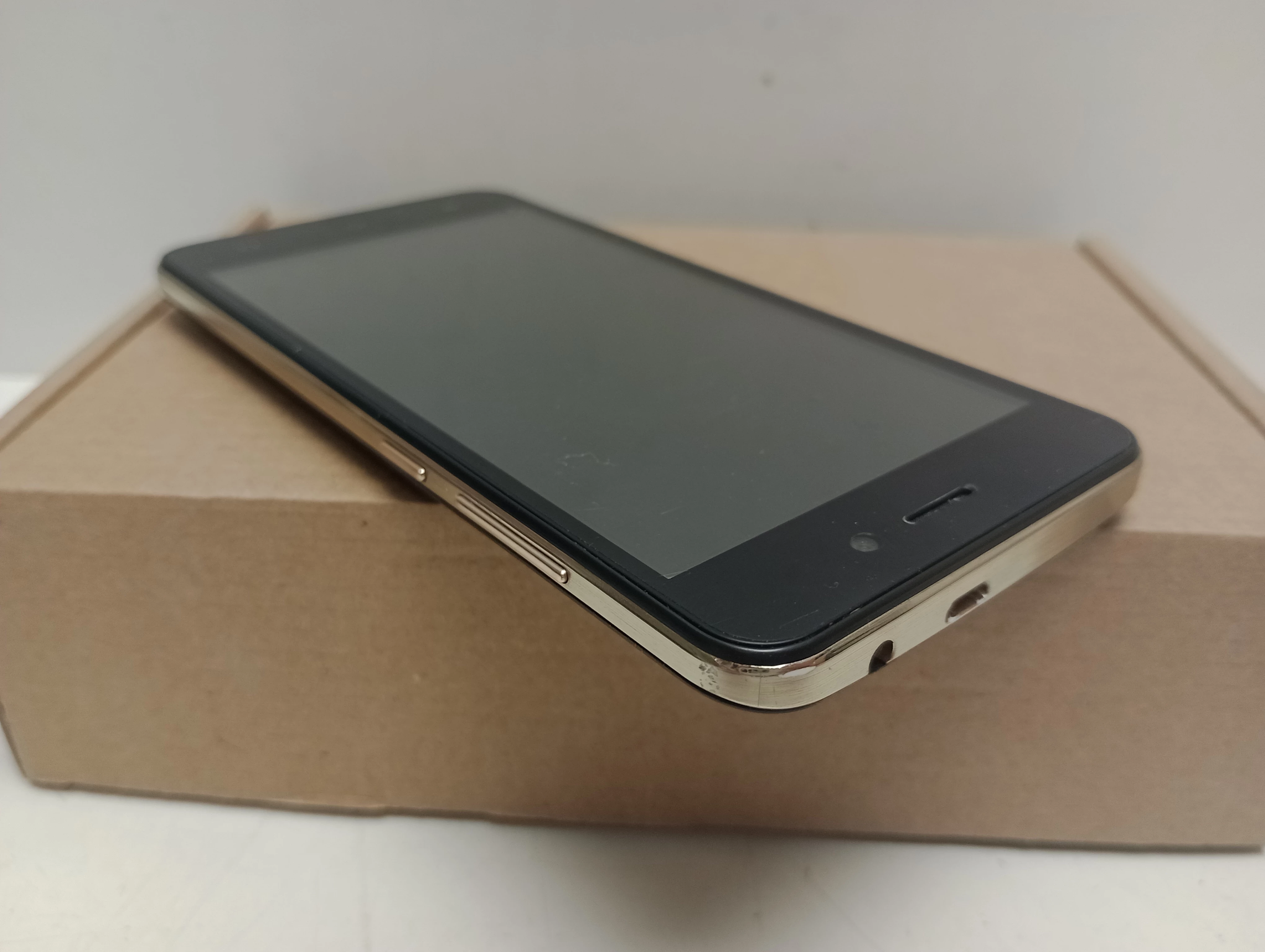 telefon-qsmart-mb5013-kolor-czarny