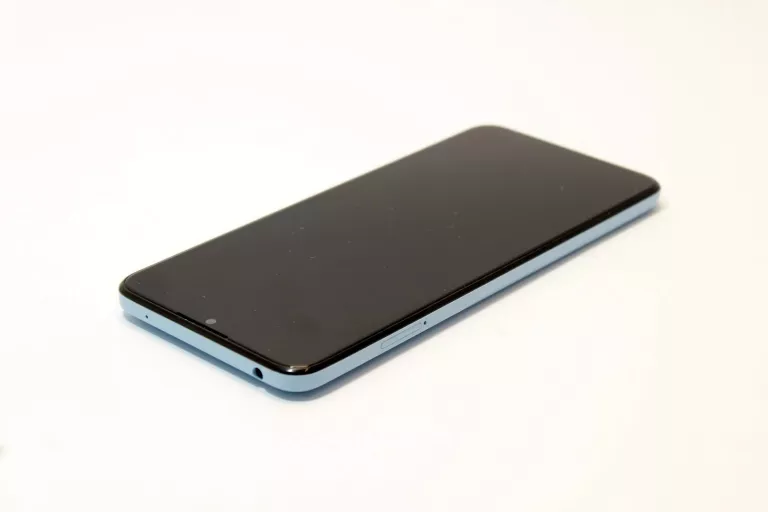 telefon-tcl-305i-232gb-typ-smartfon