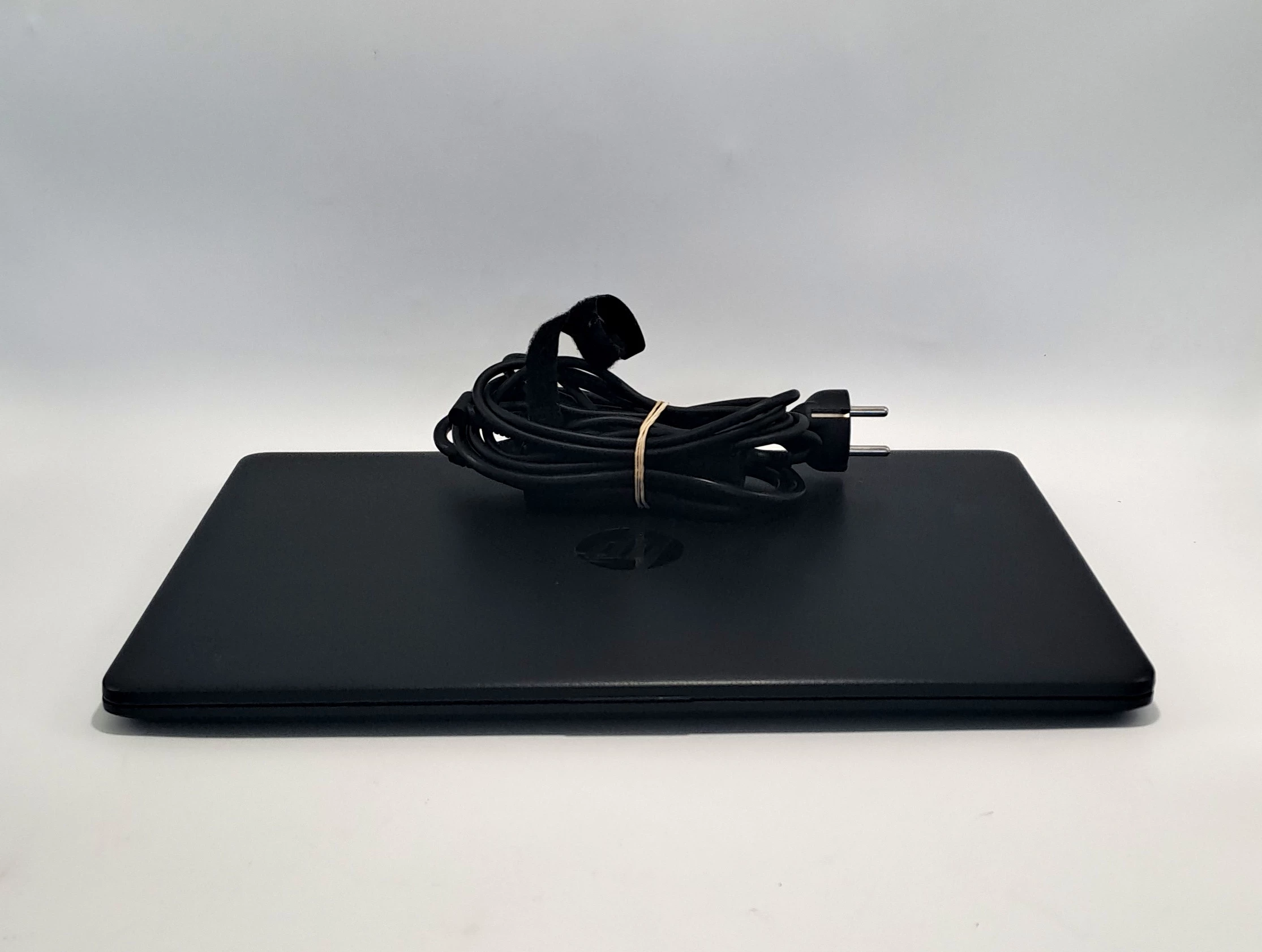 laptop-hp-ryzen-5-3500u-amd-8gb-ssd-amd-radeon-rozdzielczosc-px-1920-x-1080