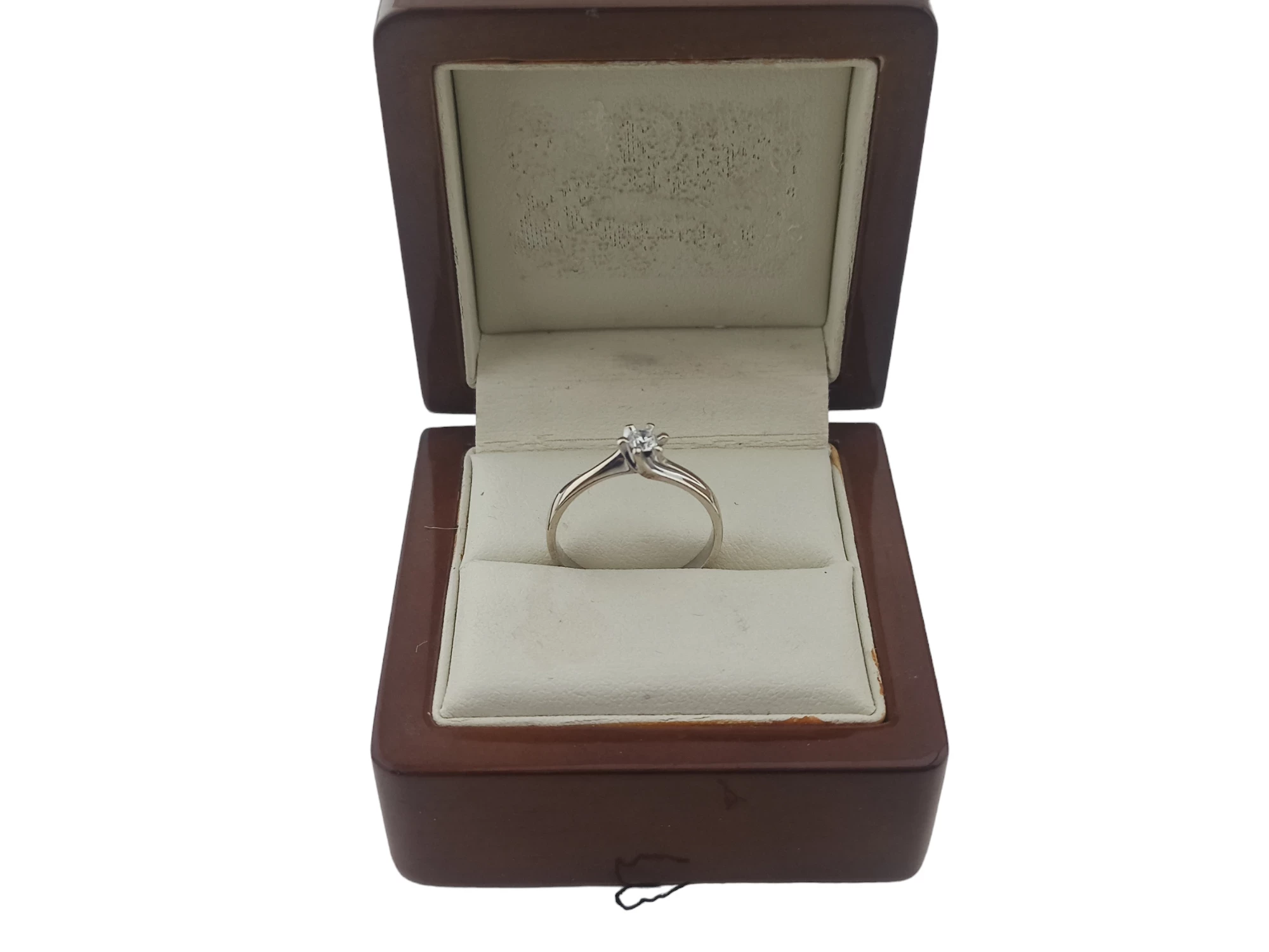 zareczynowy-zloty-pierscionek-z-diamentami-i-certyfikatem-pr585-material-15835-2