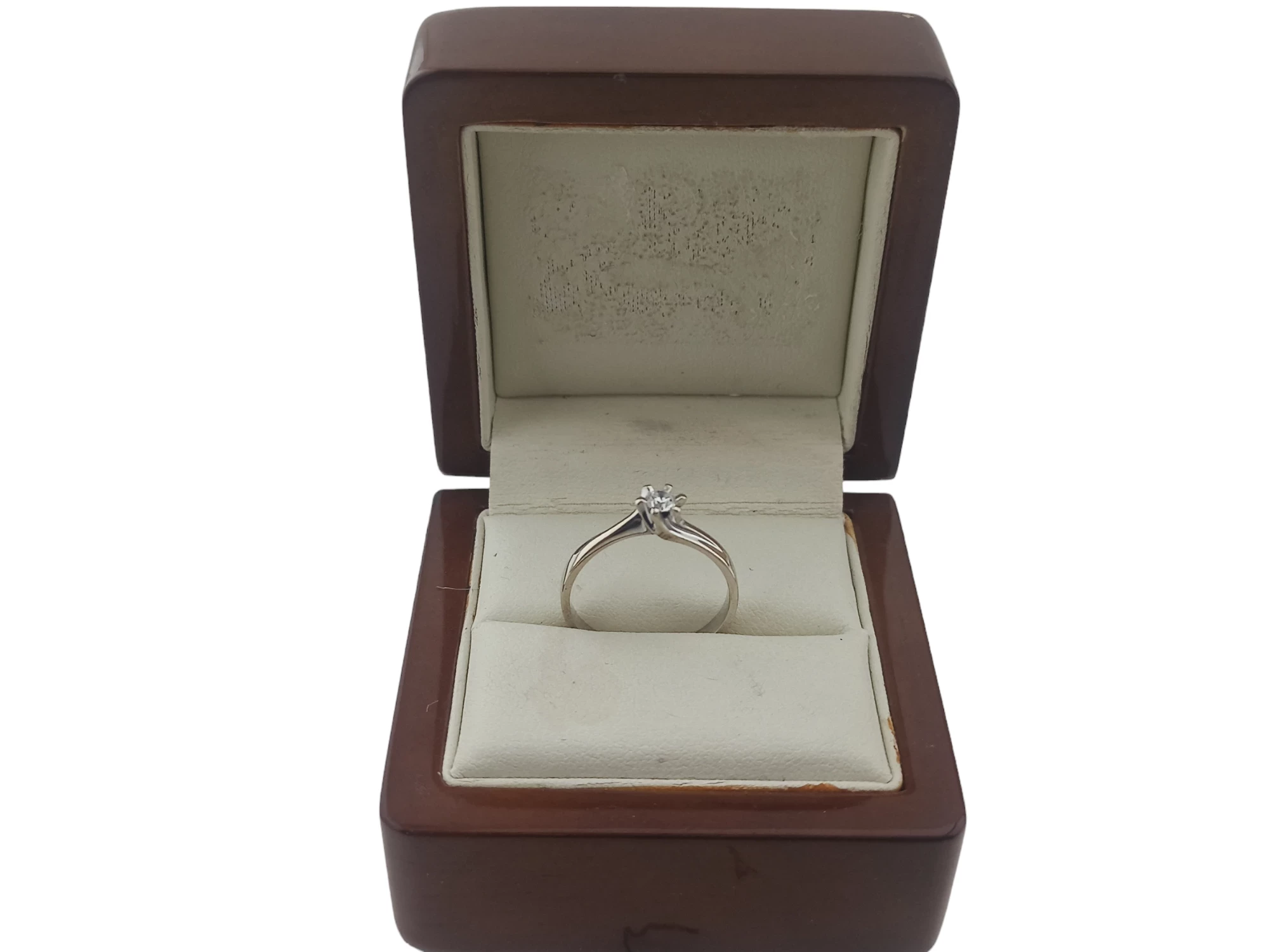 zareczynowy-zloty-pierscionek-z-diamentami-i-certyfikatem-pr585-stan-11323-2