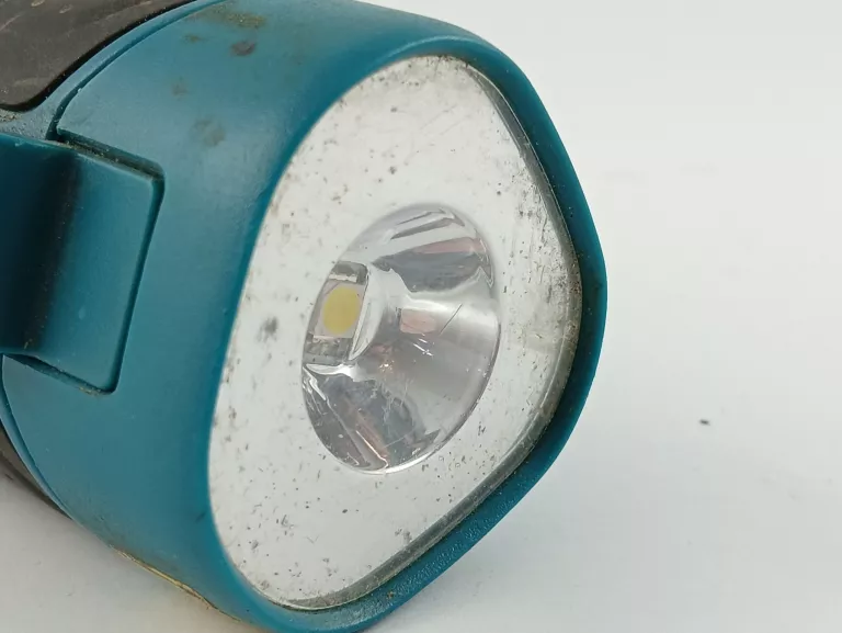 LATARKA MAKITA ML100