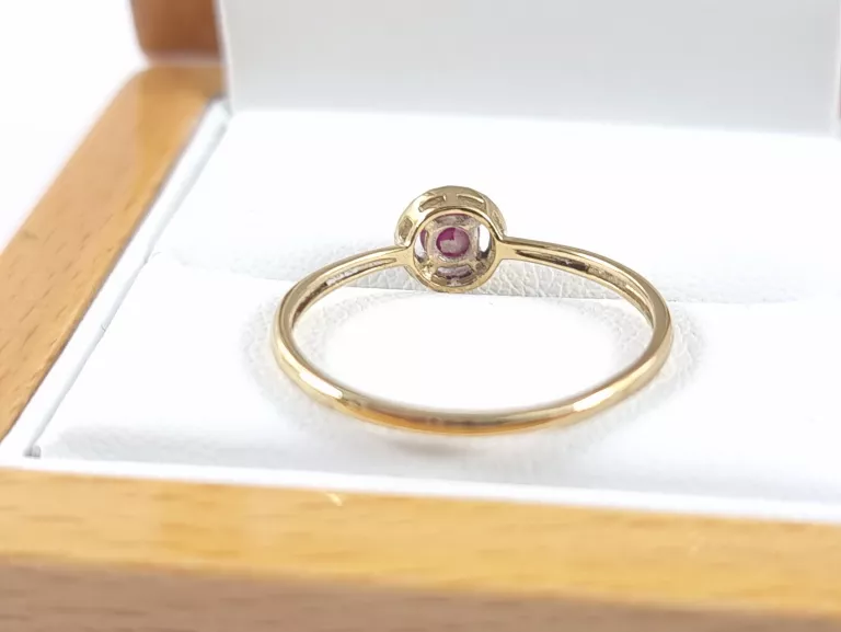 ZŁOTY PIERŚCIONEK DIAMENTY RUBIN 1,13G R17 375