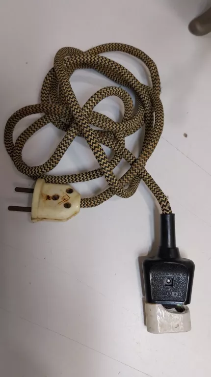 samowar-z-czasow-prl-osiedle-centrum-d1-krakow