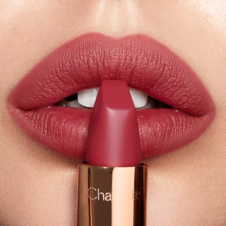 CHARLOTTE TILBURY MATTE REVOLUTION - M.I. KISS POMADKA 3,5 G