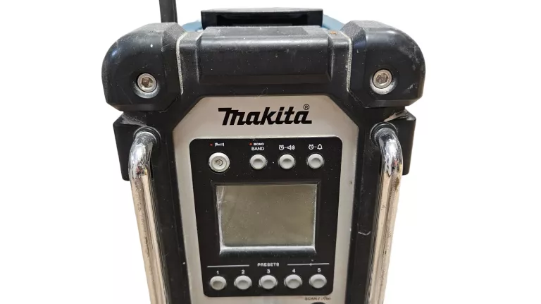 MAKITA RADIO BUDOWLANE DMR102