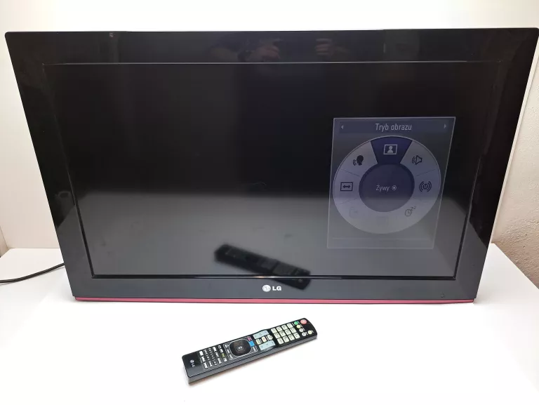 TV TELEWIZOR LG 32LD350 32 CALE + PILOT/ BRAK NOGI
