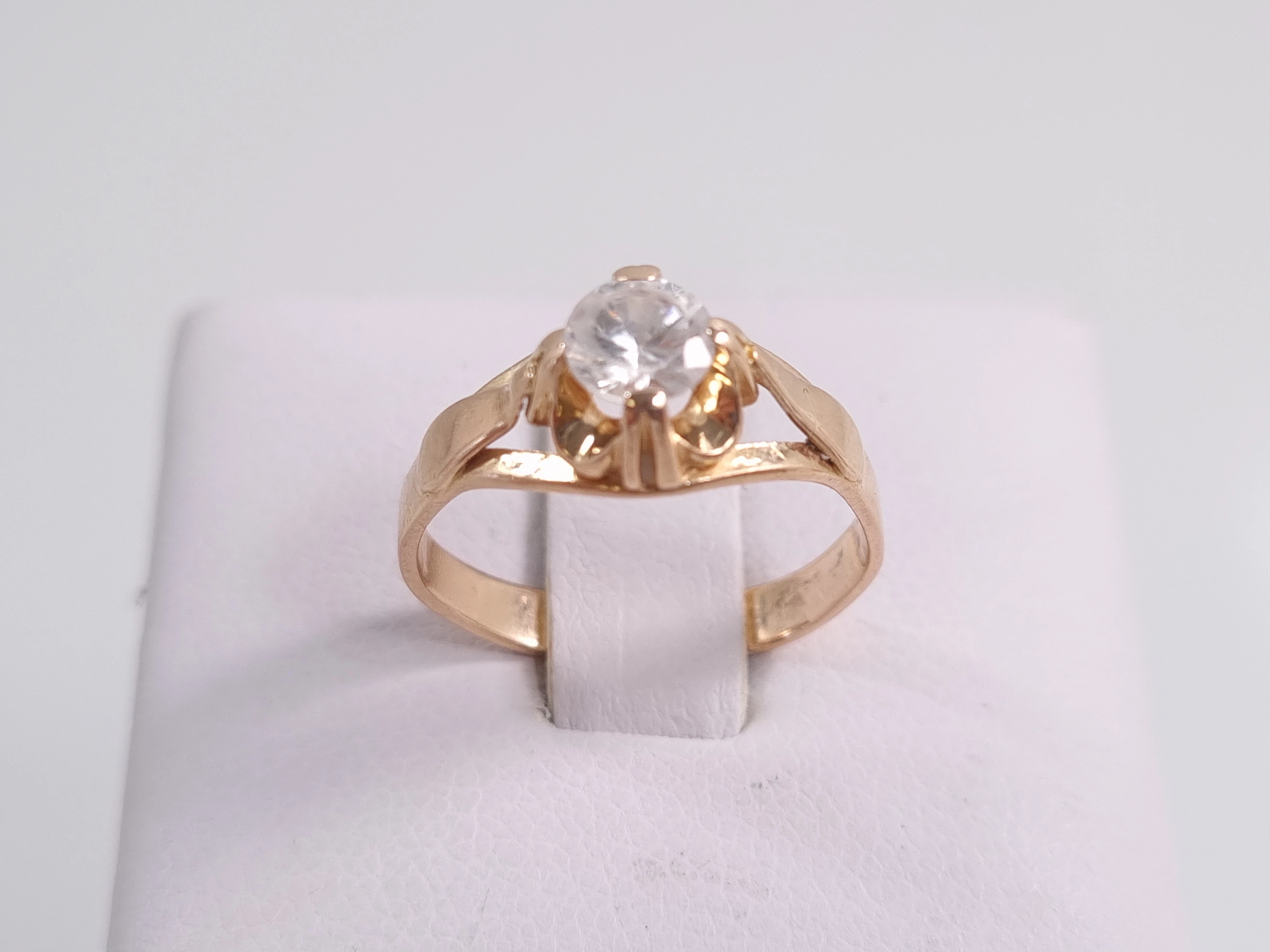 zloty-pierscionek-cyrkonia-585-248g-roz-11-material-15835-2