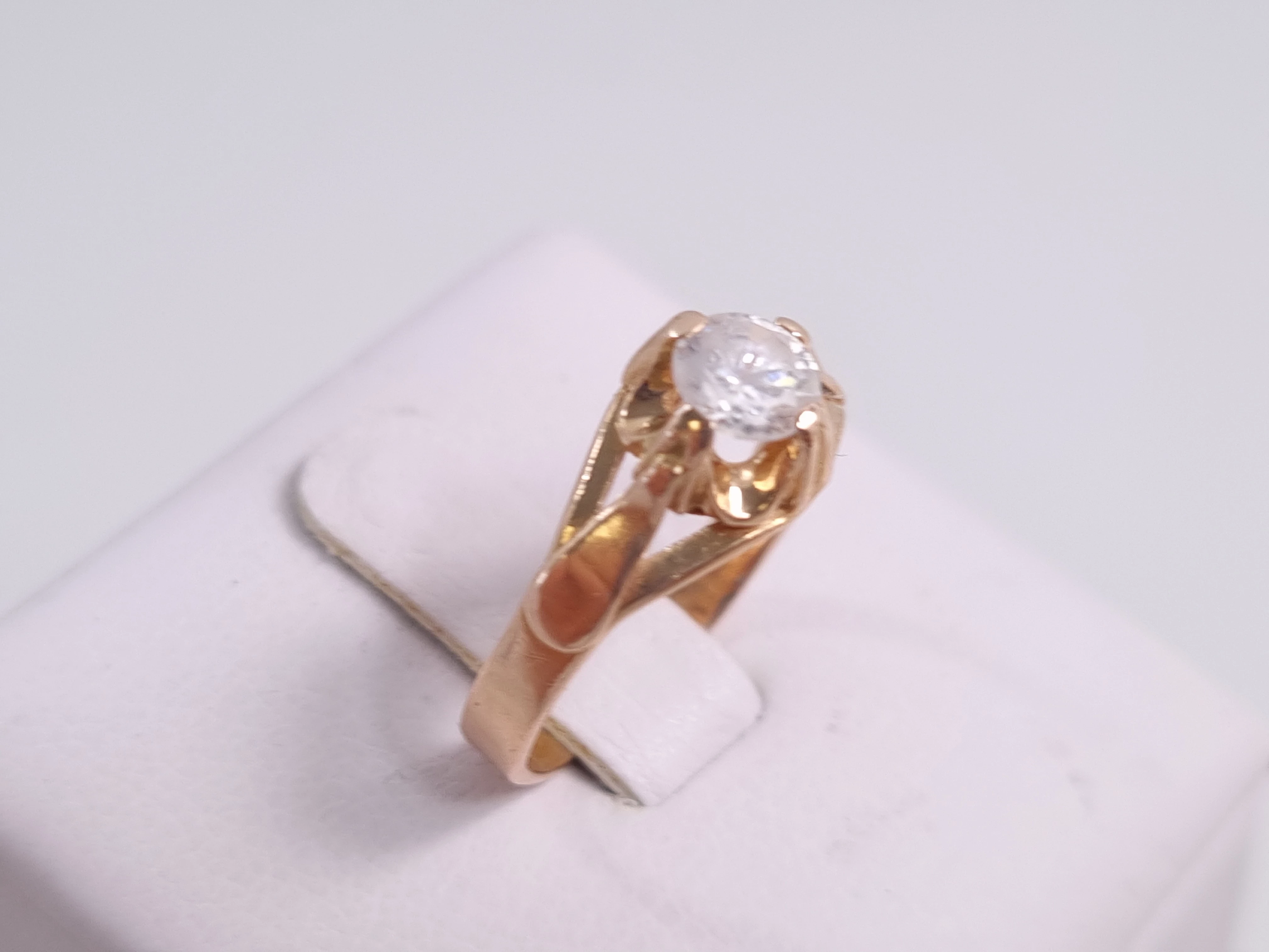 zloty-pierscionek-cyrkonia-585-248g-roz-11-kamien-17088-128