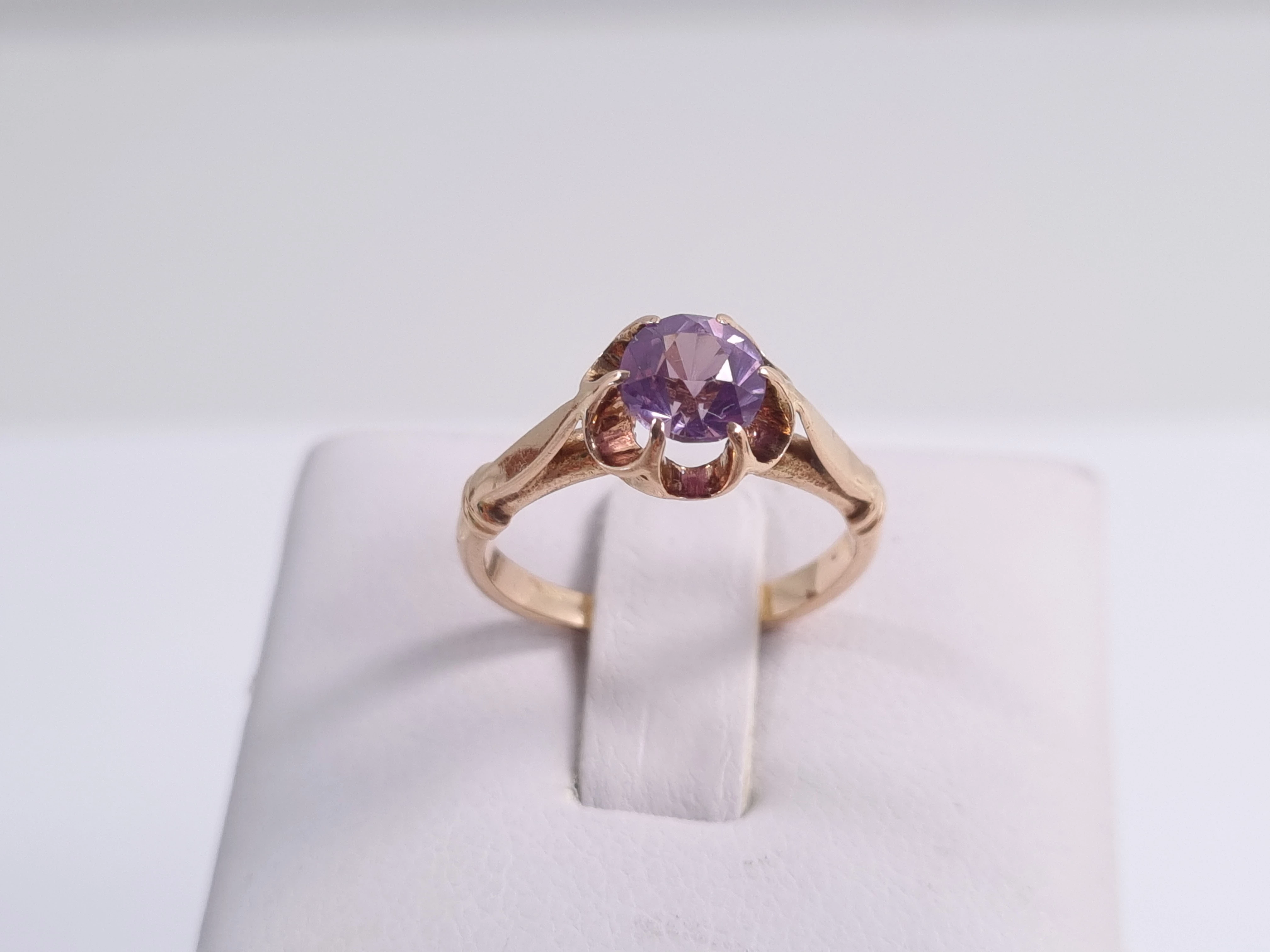 zloty-pierscionek-synt-ametyst-583-275g-r10-material-15835-2