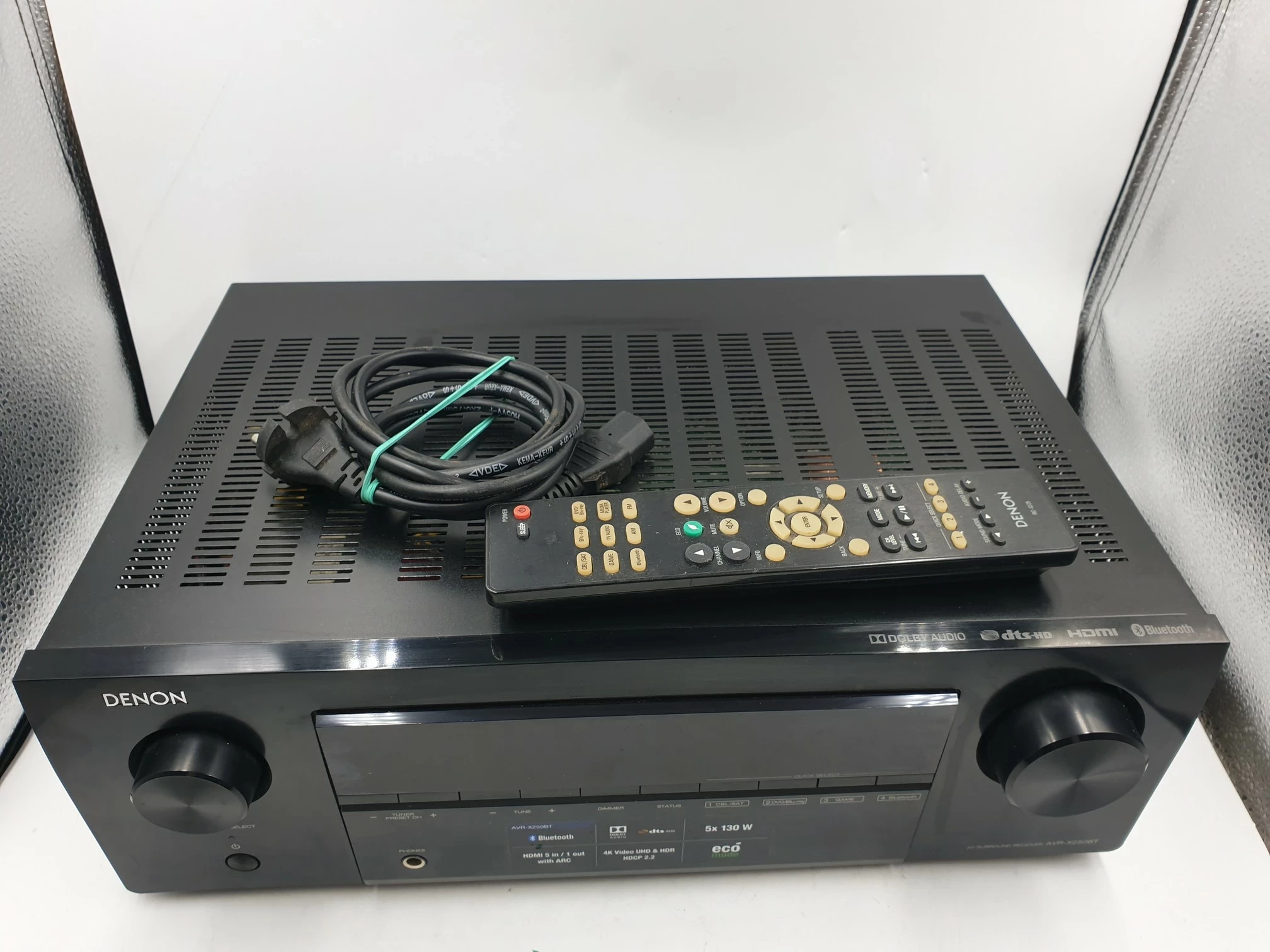 amplituner-denon-avr-x250bt-pilot-zasilacz-kolor-czarny