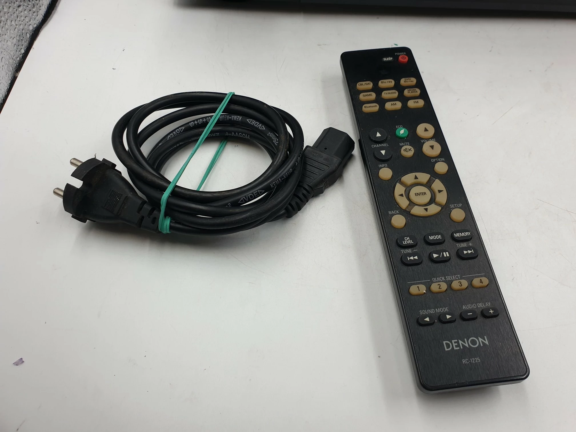 amplituner-denon-avr-x250bt-pilot-zasilacz-system-dzwieku-51