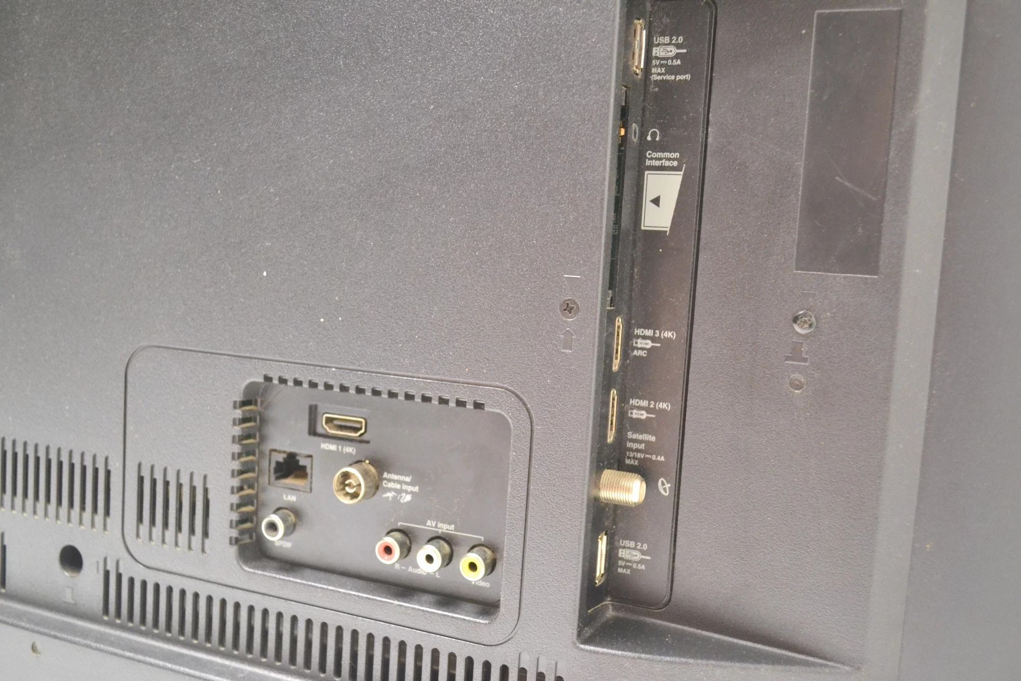 tv-thomson-43uc6306-pilot-przekatna-ekranu-cale-43