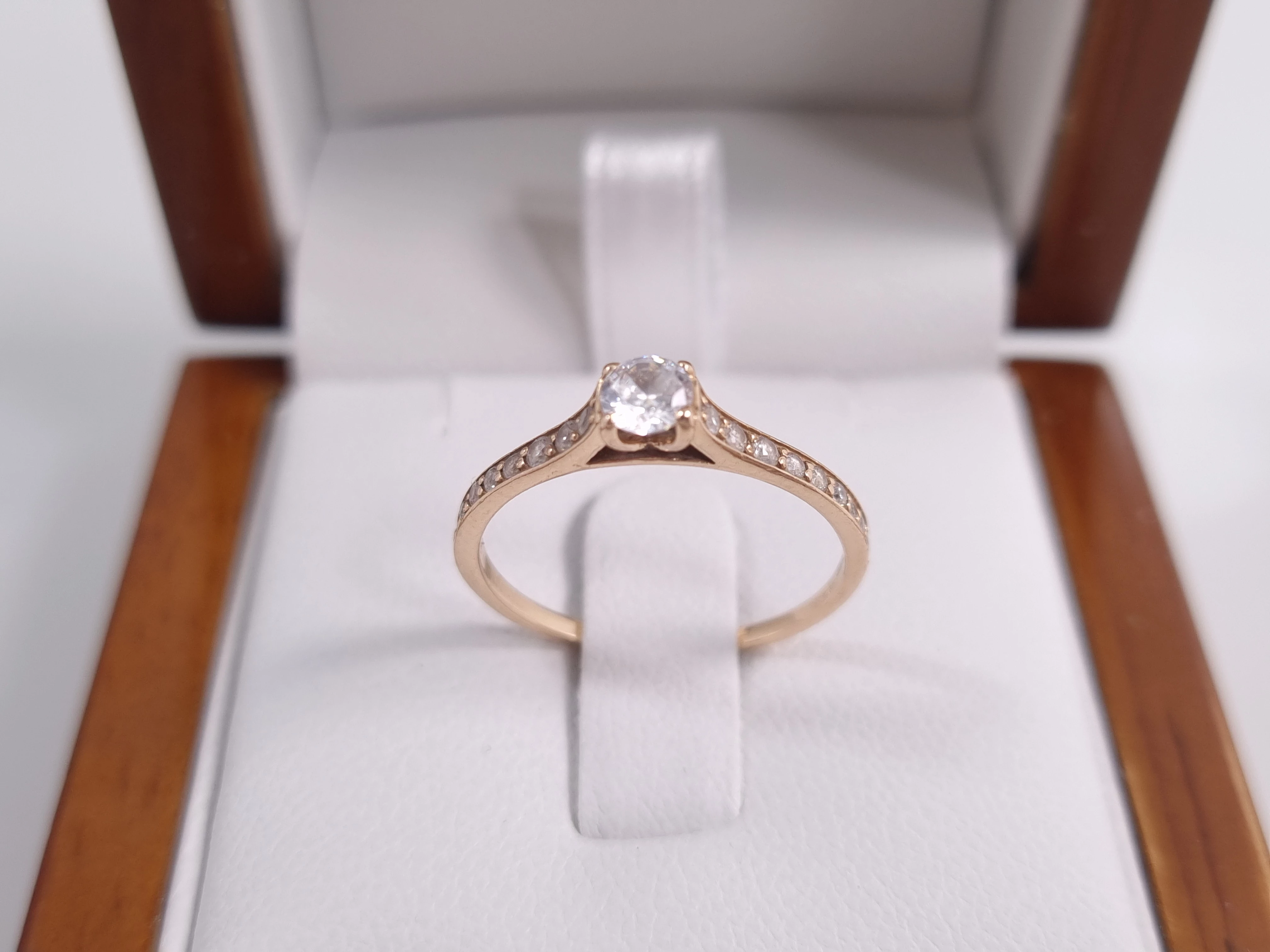 zloty-pierscionek-z-cyrkoniami-14k-146g-r15-poludniowa-38-przezmierowo-ska