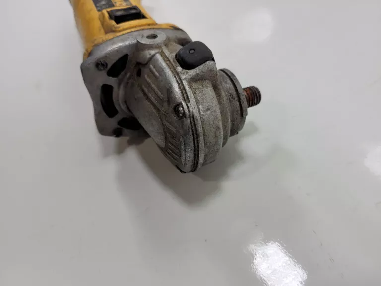 SZLIFIERKA DEWALT D28132C