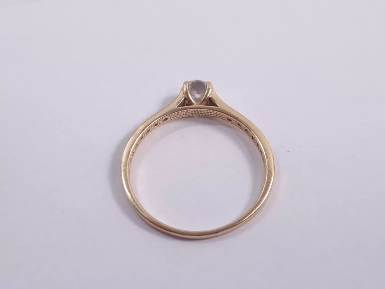 ZŁOTY PIERŚCIONEK Z CYRKONIAMI 14K 1,46G R.15