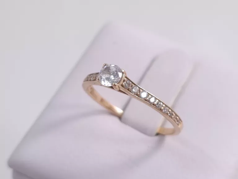 zloty-pierscionek-z-cyrkoniami-14k-146g-r15-kolor-dominujacy-205826-225106