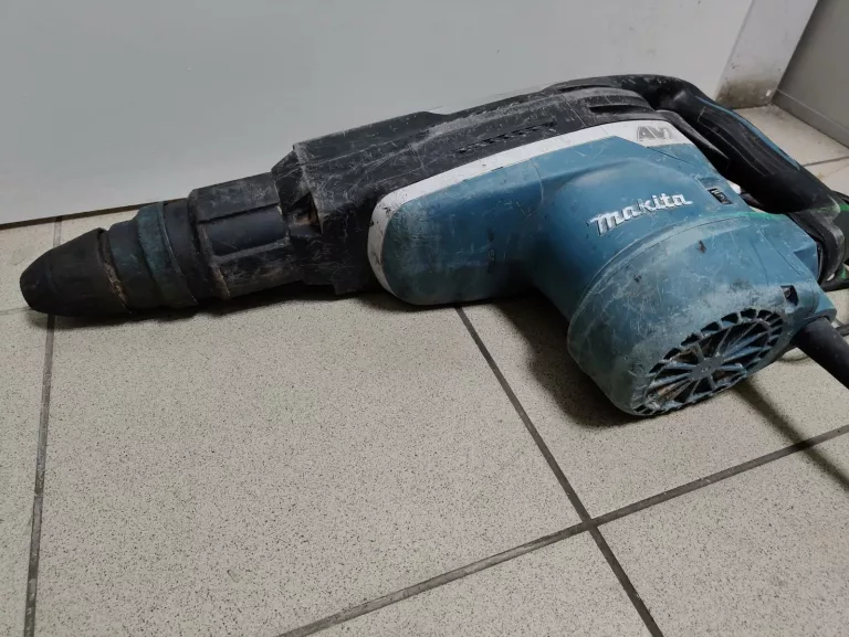 mlot-udarowo-obrotowy-makita-hr5212c-walizka-typ-uchwytu-sds-max