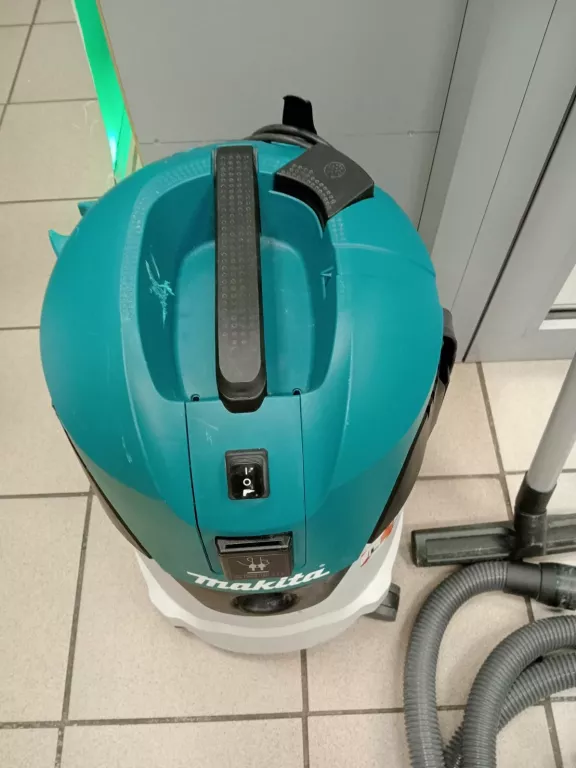 ODKURZACZ PRZEMYSŁOWY MAKITA VC2512L ZESTAW