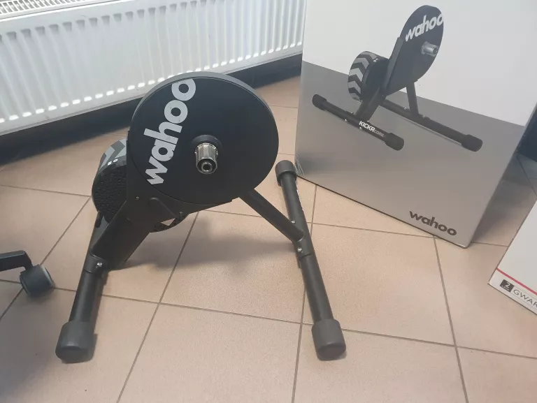 TRENAŻER WAHOO KICKR CORE KOMPLET INTERAKTYWNY ZWIFT