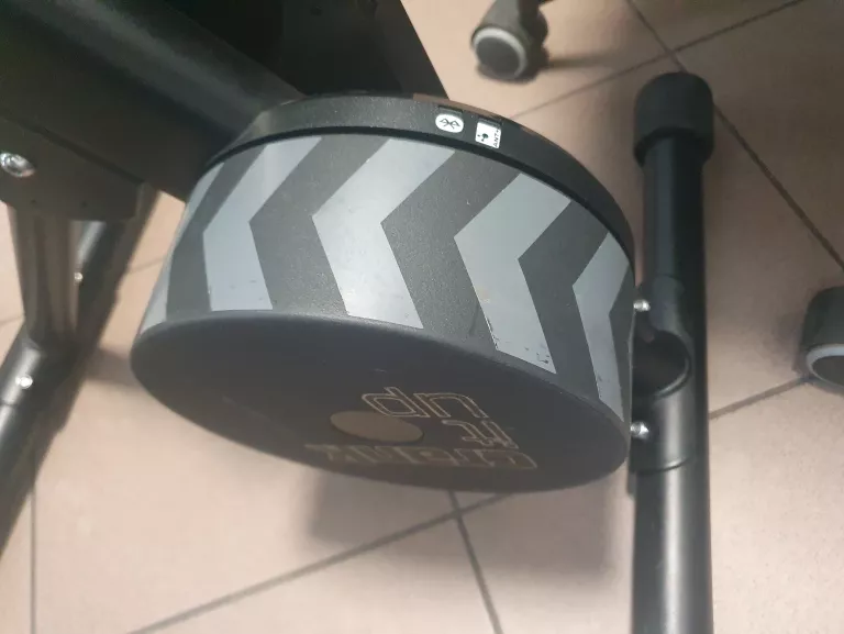 TRENAŻER WAHOO KICKR CORE KOMPLET INTERAKTYWNY ZWIFT