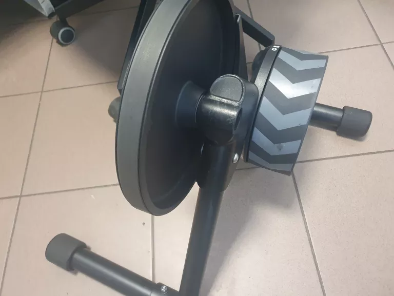 TRENAŻER WAHOO KICKR CORE KOMPLET INTERAKTYWNY ZWIFT