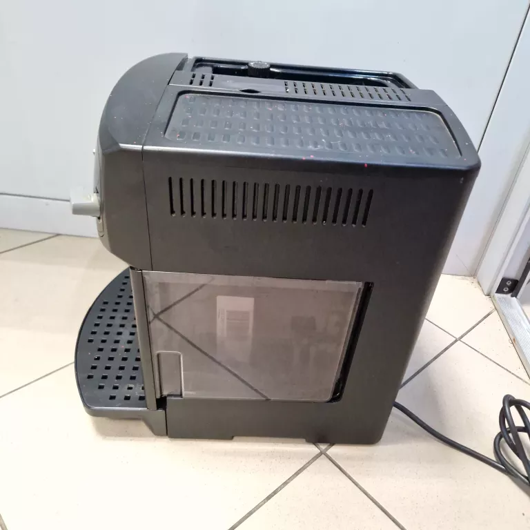 AUTOMATYCZNY EKSPRES CIŚNIENIOWY DE'LONGHI ESAM 2600 1450 W CZARNY