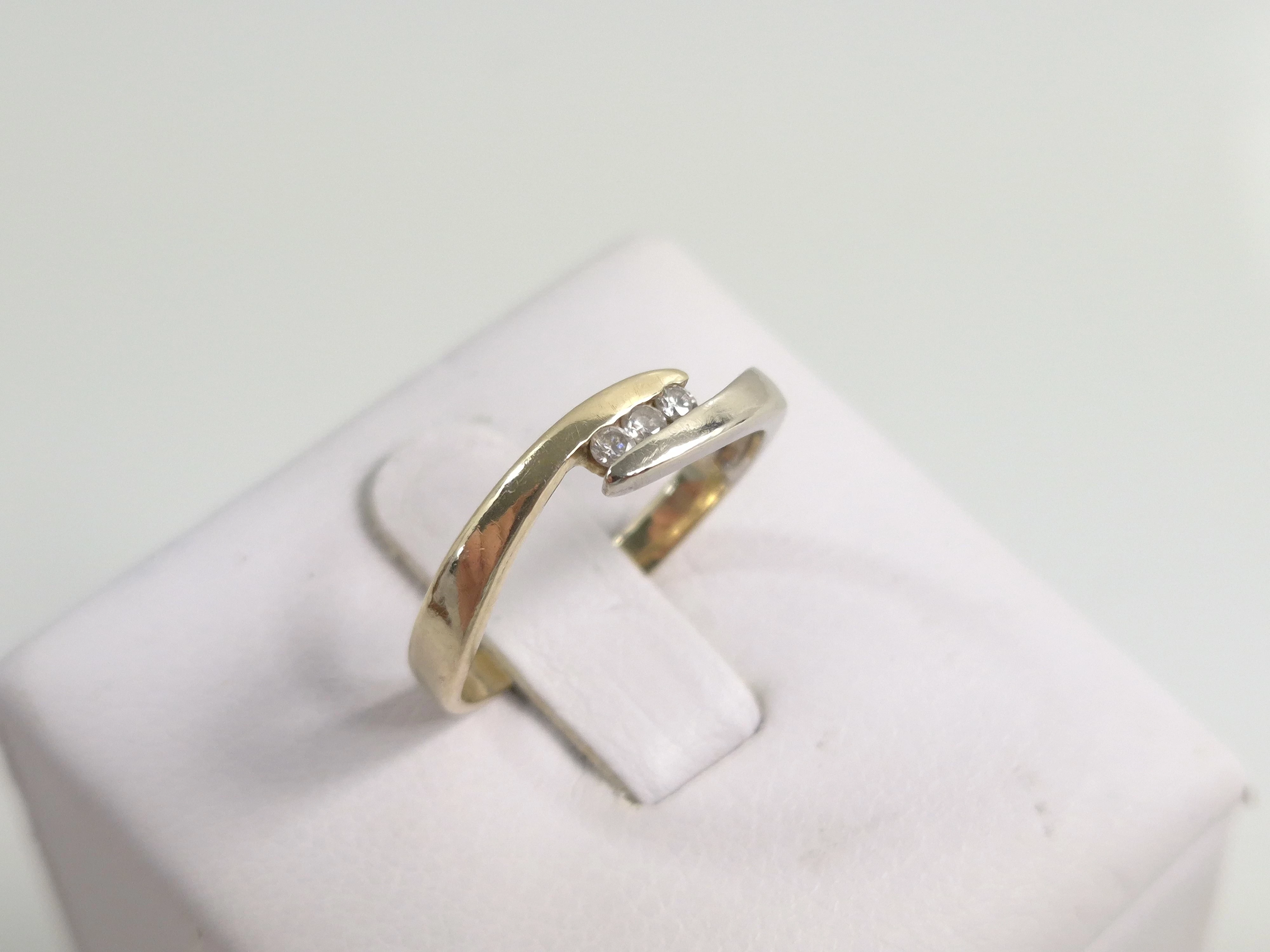 zloty-pierscionek-z-cyrkoniami-585-193g-r11-material-15835-2